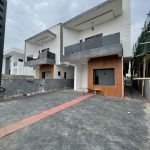 Luxurious 4 Bedroom Fully detached with BQ and pool